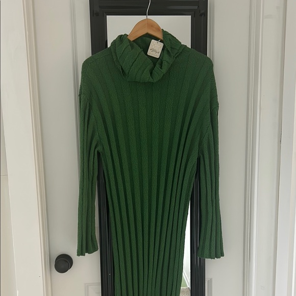 FREE PEOPLE Beach WOMEN'S Wanda Sweater Dress Cowl Neck  size L - Picture 2 of 9